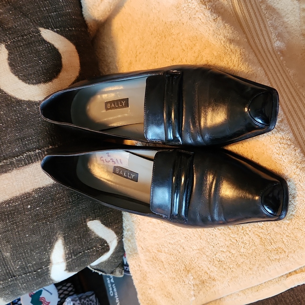 Bally Leather Loafer 2 inch heel  Black - Size 9